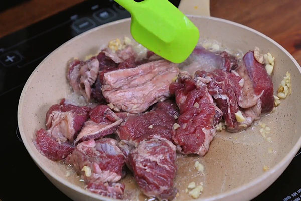 cách nấu sốt vang thịt bò