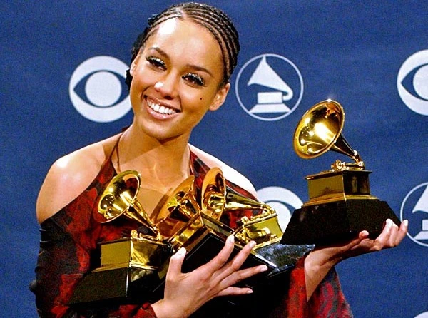 10 grammys female singer