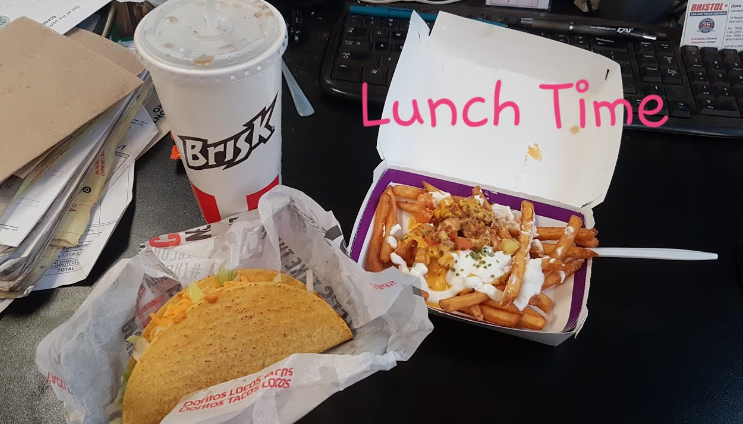 does taco bell serve lunch all day
