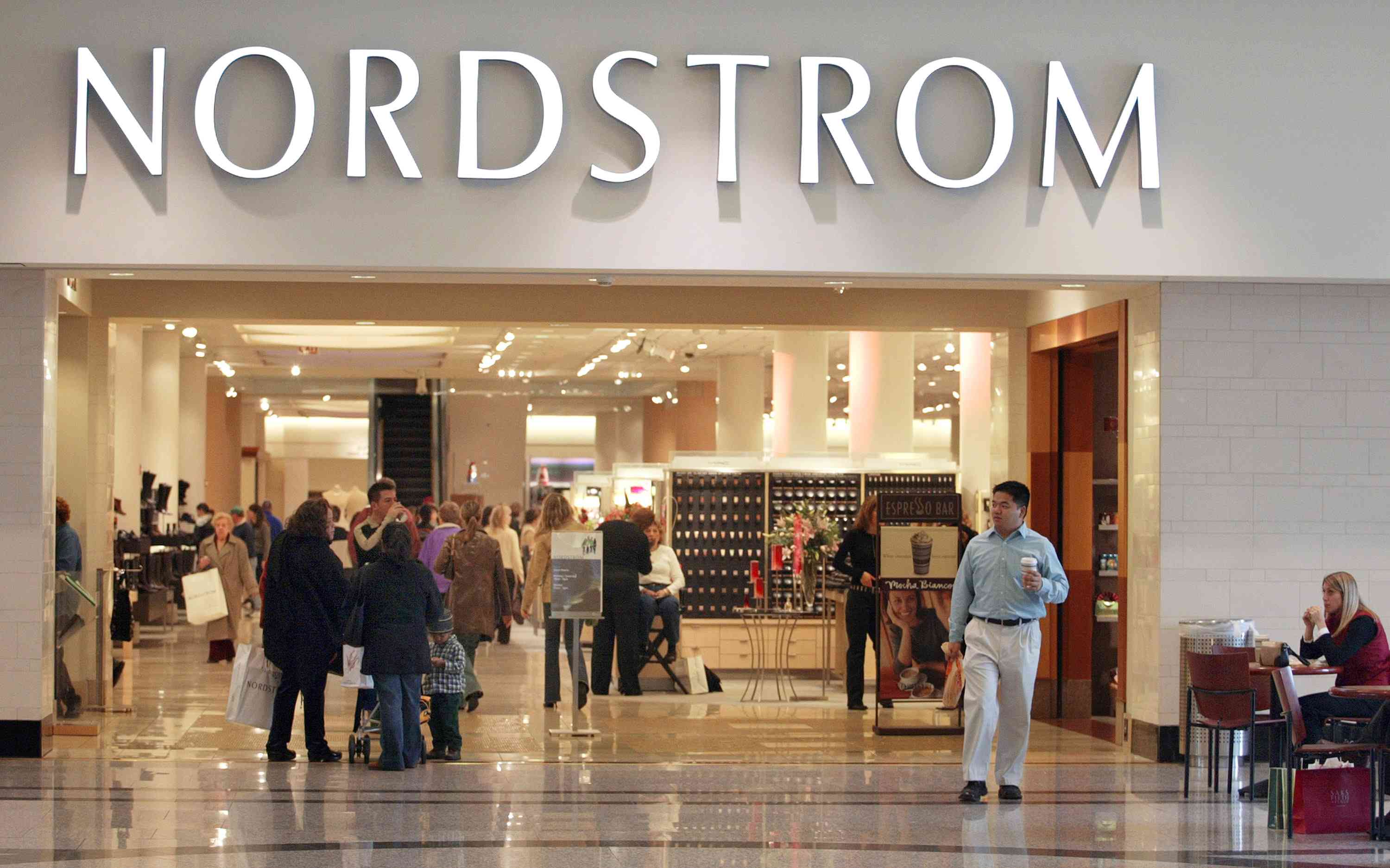 difference between nordstrom and nordstrom rack