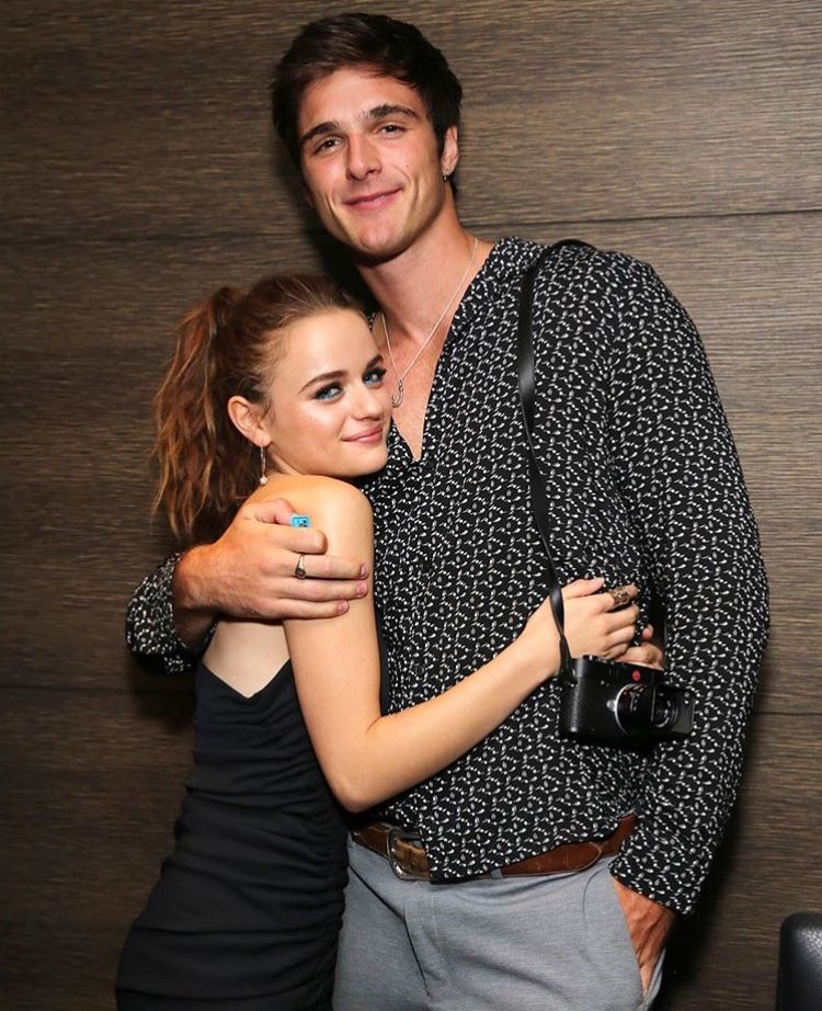 how tall is noah from the kissing booth