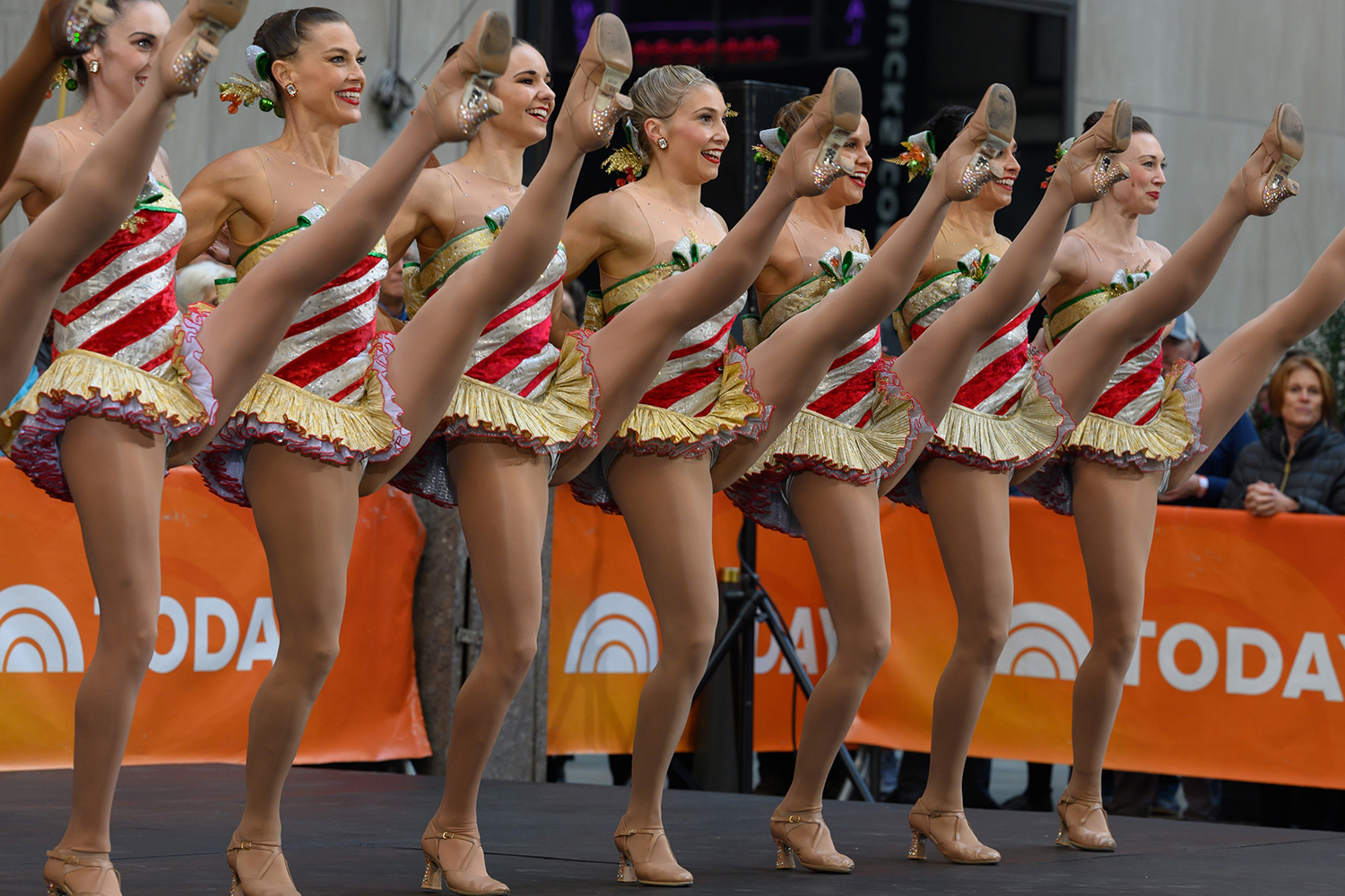 how much money does the rockettes make