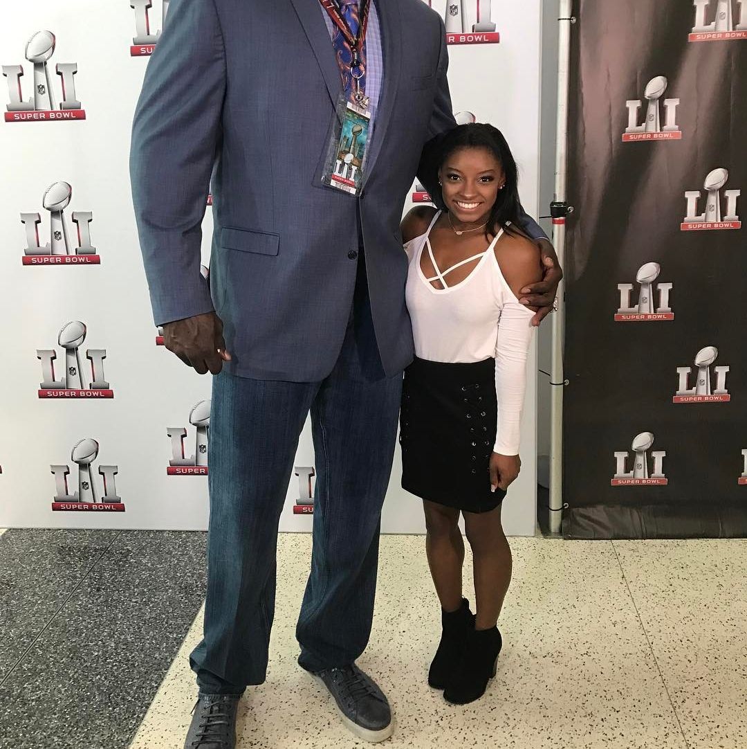 how tall is shaq wife