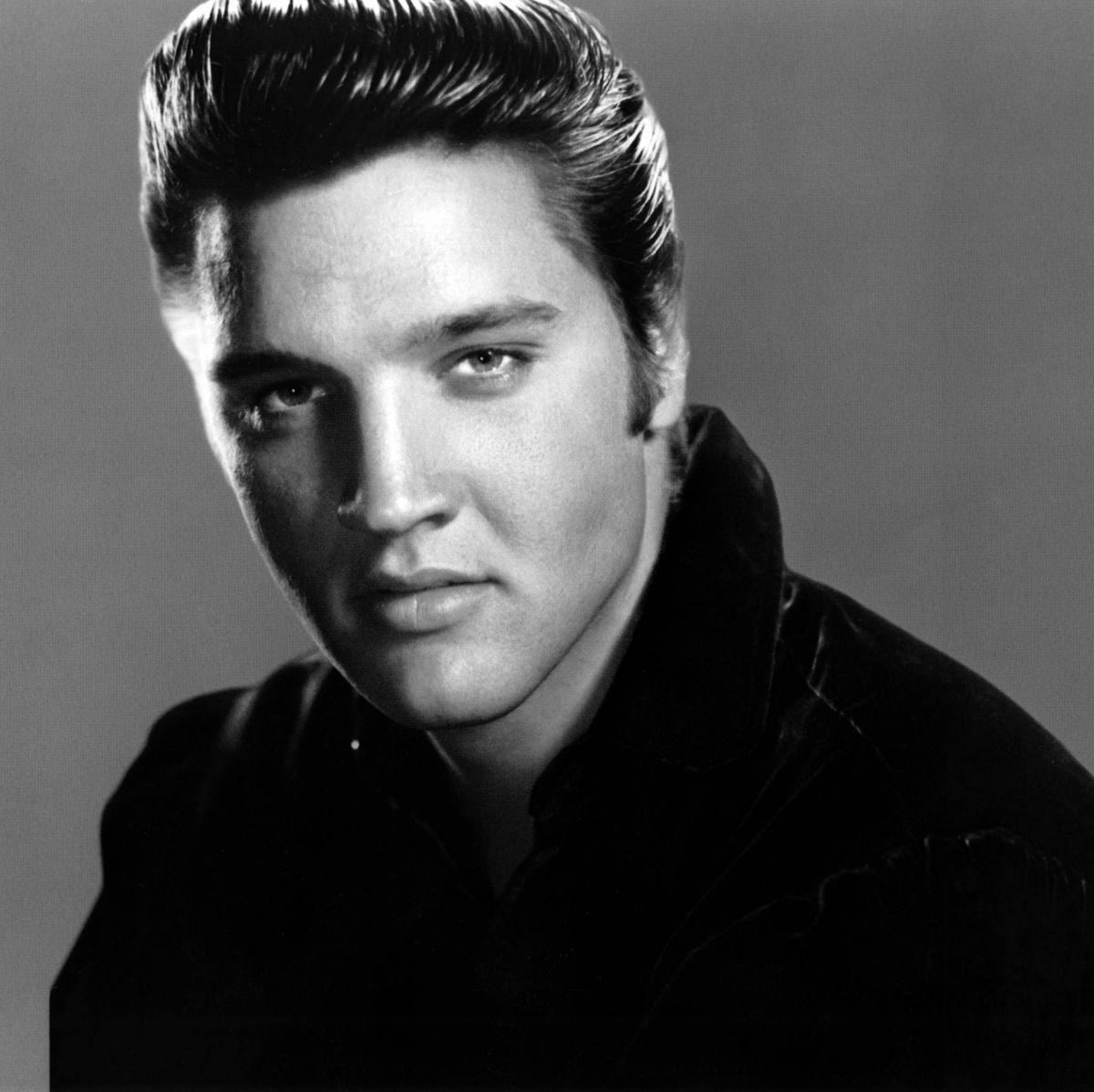 how much did elvis weigh when he died