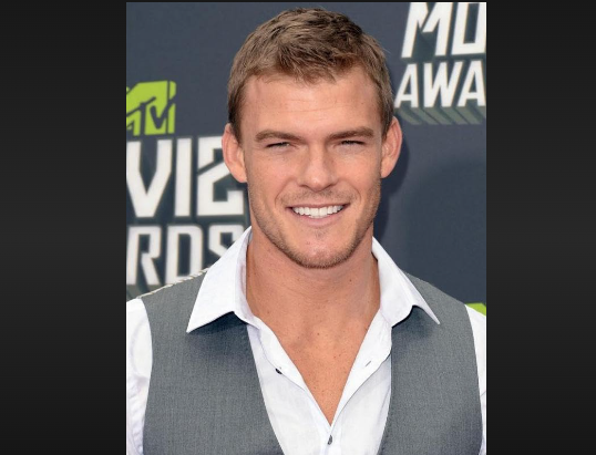 alan ritchson height and weight