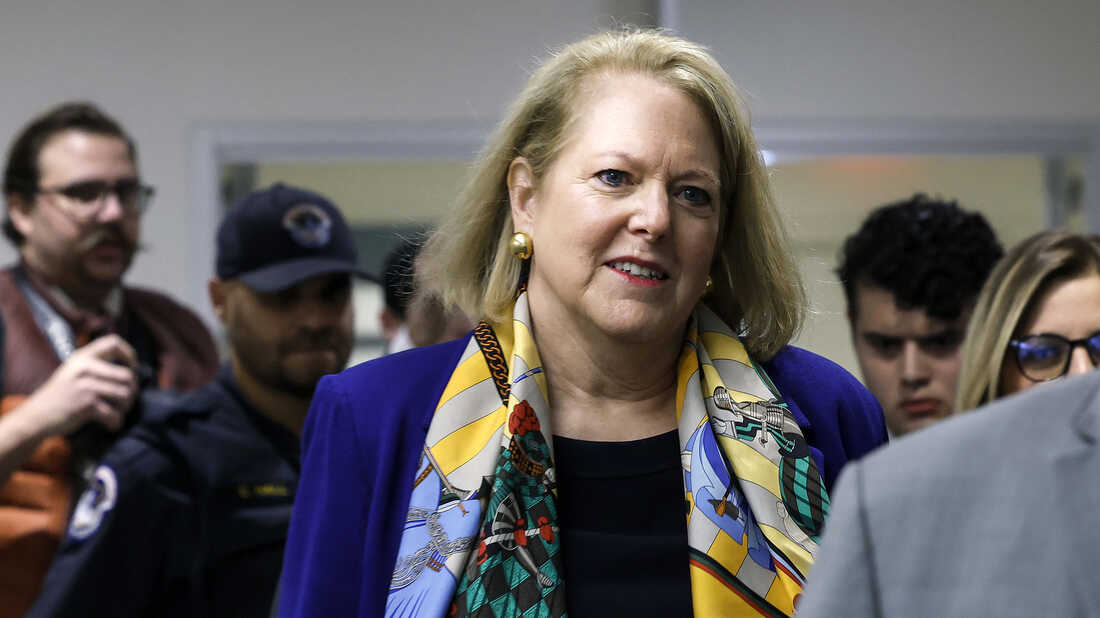 ginni thomas height and weight