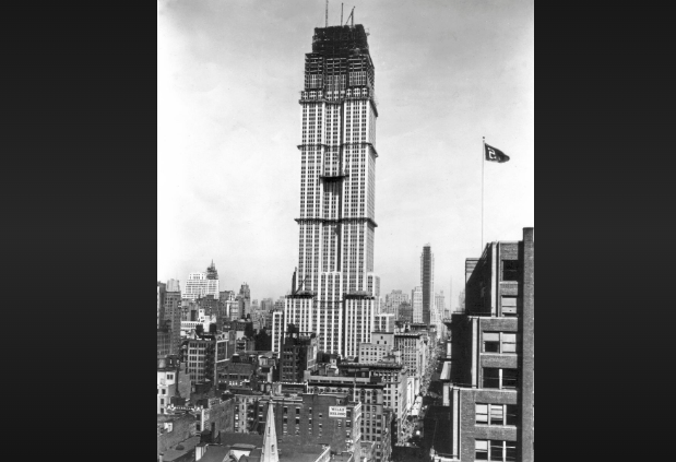 how many people died building the empire state building