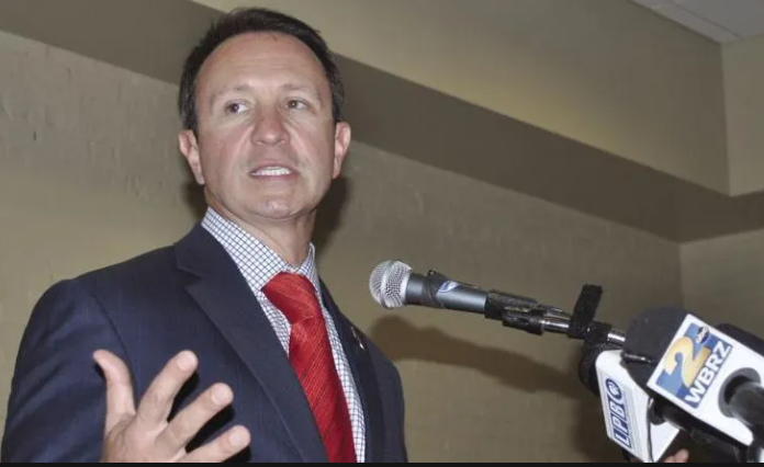 brian landry found hanging