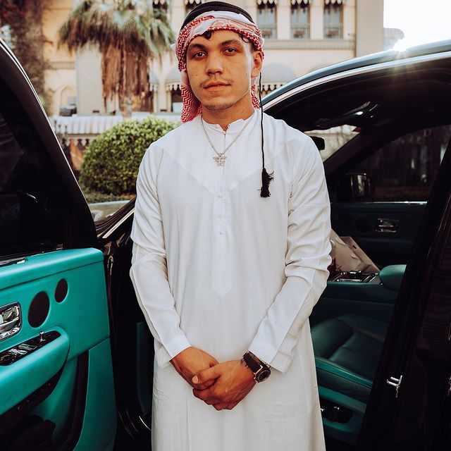 how tall is faze kay