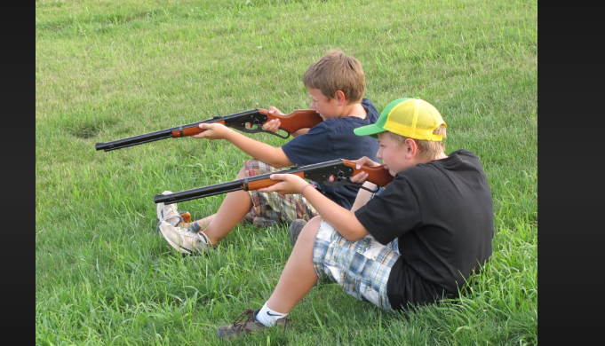 how far can a bb gun shoot