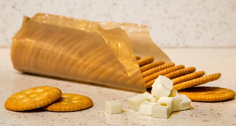 how many calories in a sleeve of crackers