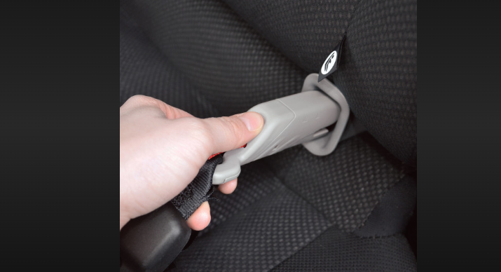 how to remove evenflo car seat from base