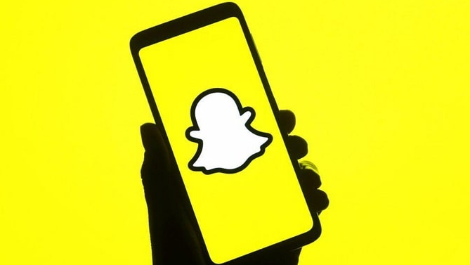 how to hide friends on snapchat without blocking