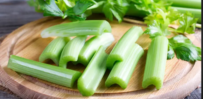 how many cups is one stalk of celery
