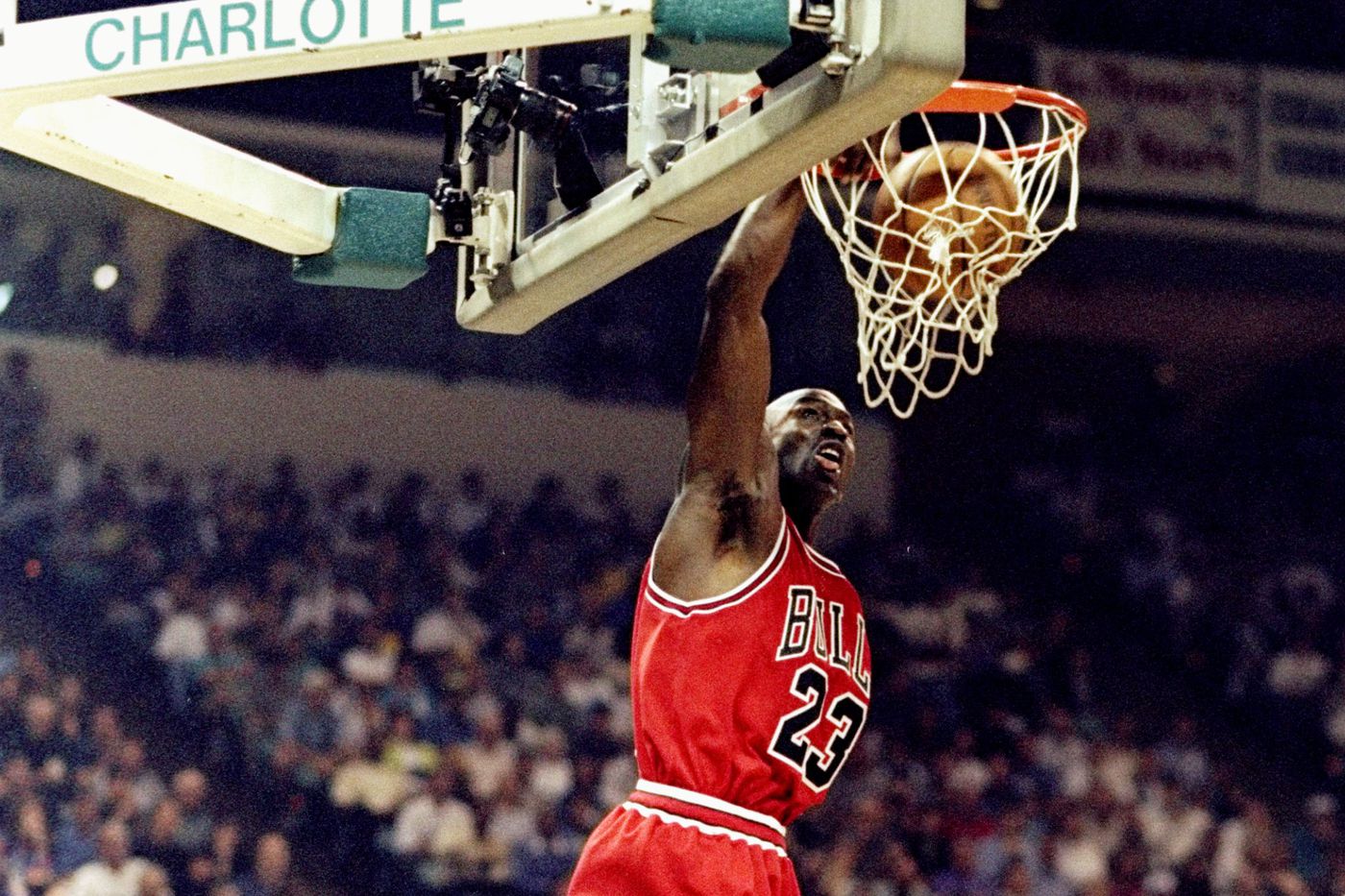 how many dunks does michael jordan have